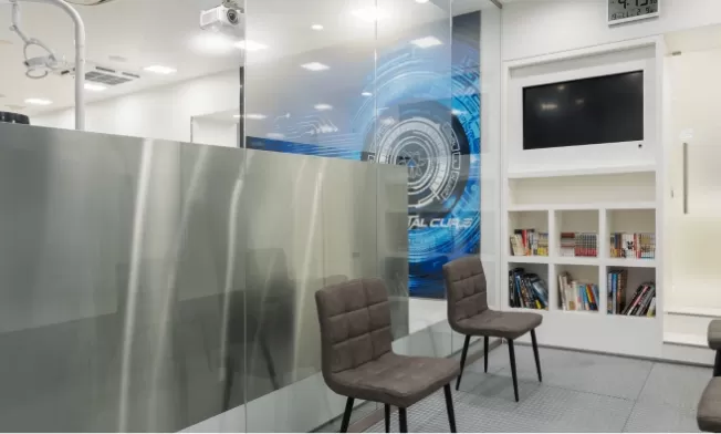 東京審美治療「ワイデンタルキュア東京」矯正治療・セラミック治療専門歯科｜色の安定性